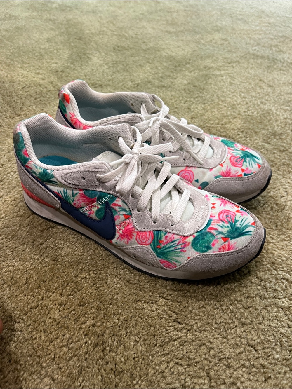 Nike Women’s Floral Low-Top Sneakers in White, Pink and Teal